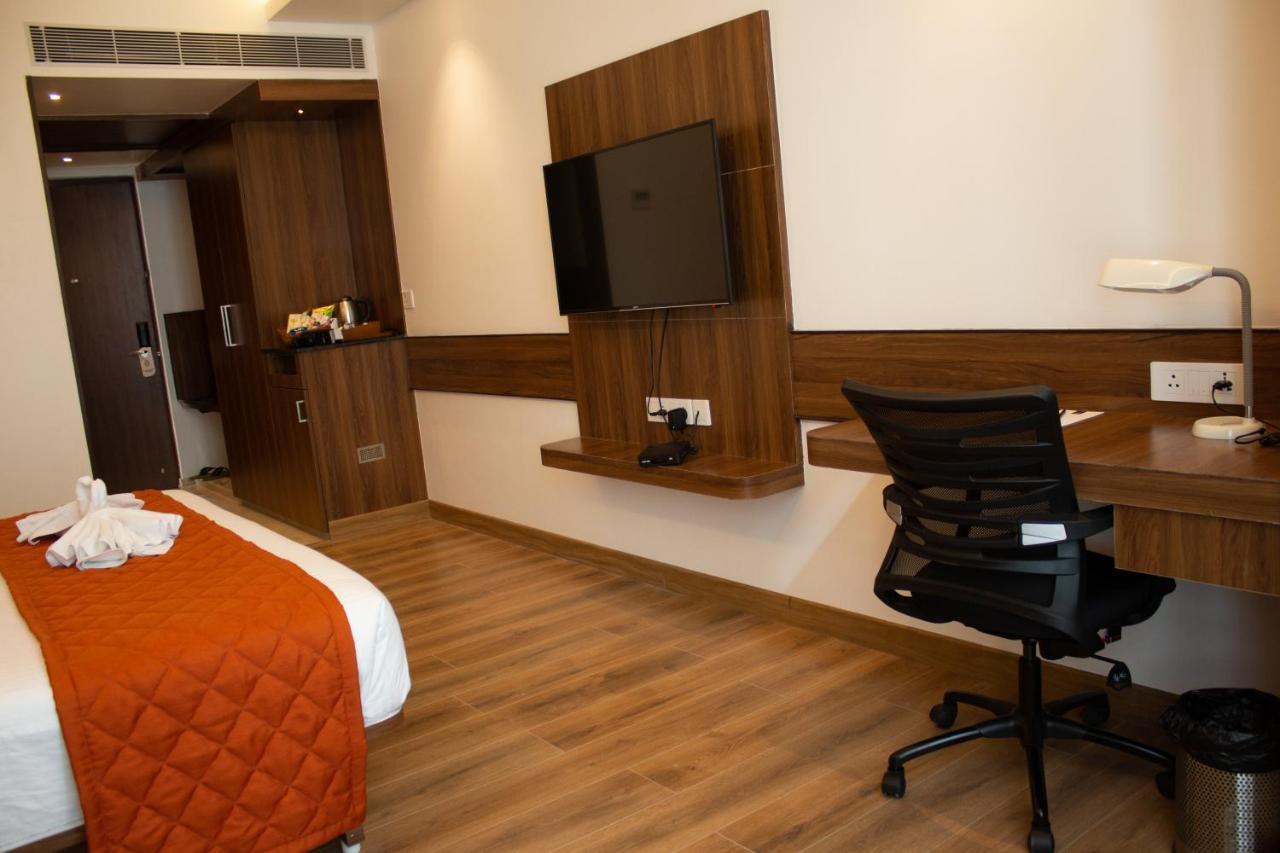 Shivas Galaxy Hotel Devanahalli Exterior foto